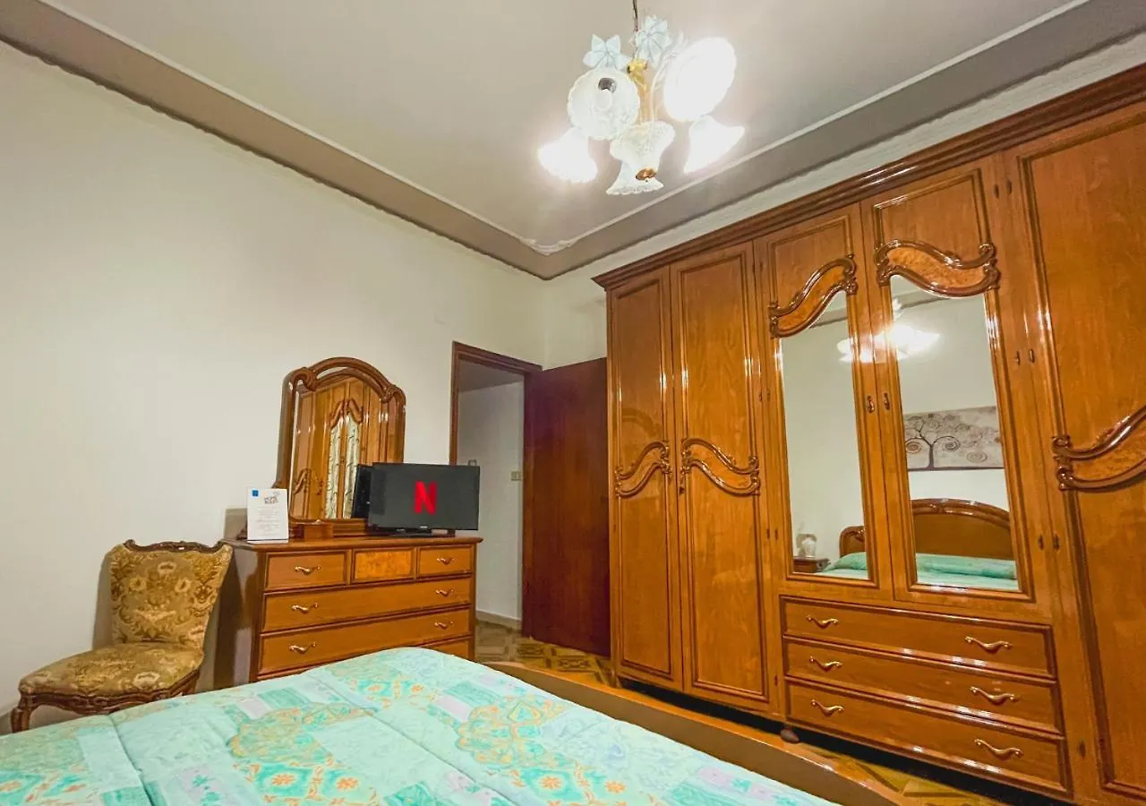 Appartamento Casa Vacanze Spaziosa Con Due Bagni, Salone E Cucina A Milazzo 0*,